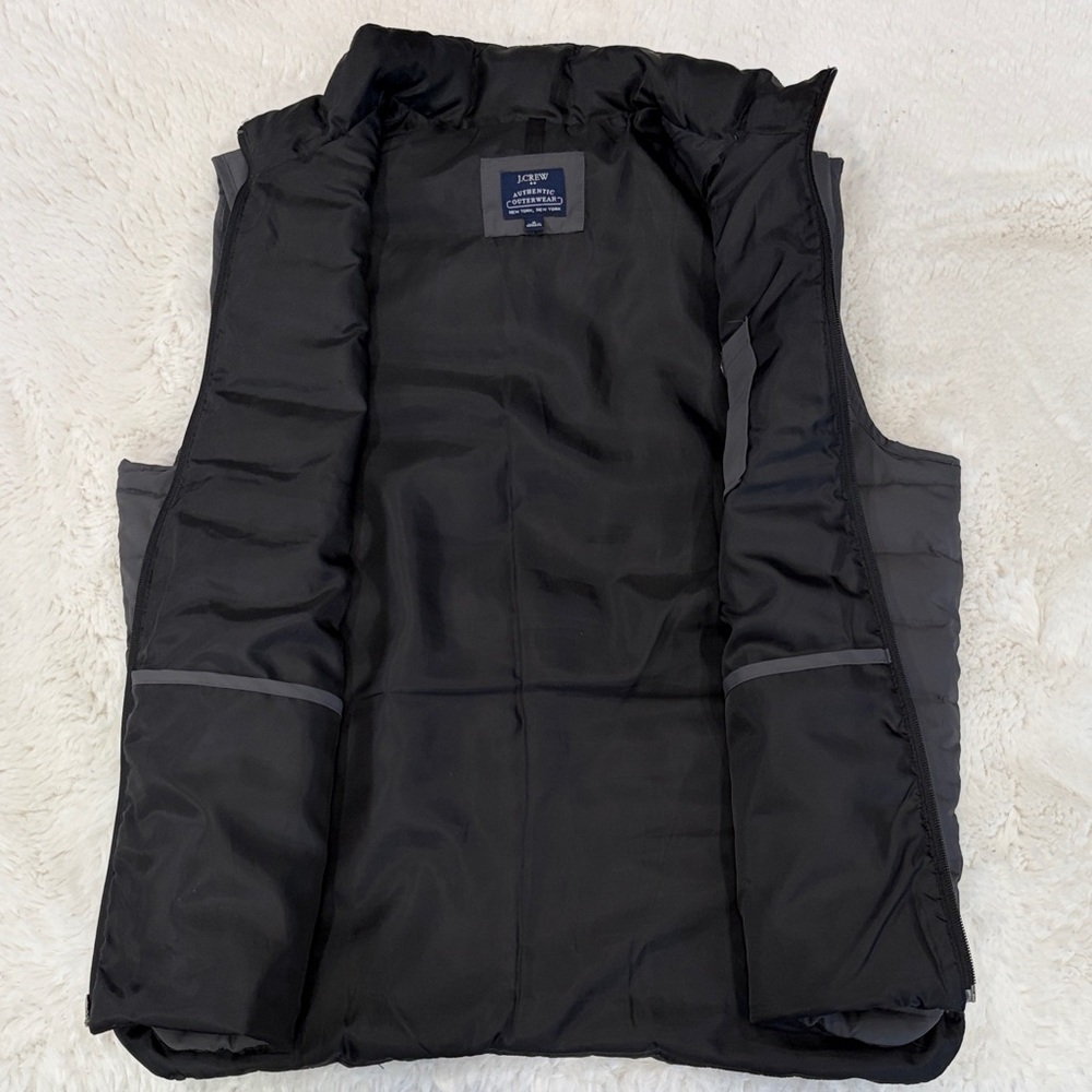 J. Crew Men's Charcoal Quilted Vest,40% feathers,Size M - Picture 14 of 17